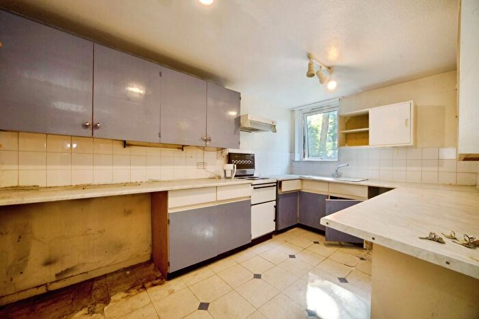 1 Bedroom Flat For Sale In Nether Street, London, N3