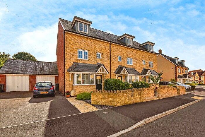 4 Bedroom Town House For Sale In Kingfisher Road, Evercreech, Shepton Mallet, Somerset, BA4