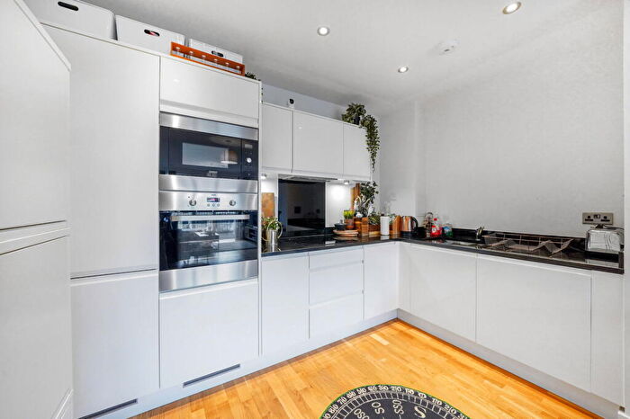 1 Bedroom Flat For Sale In Harrold Court, Guthridge Close, London, E14