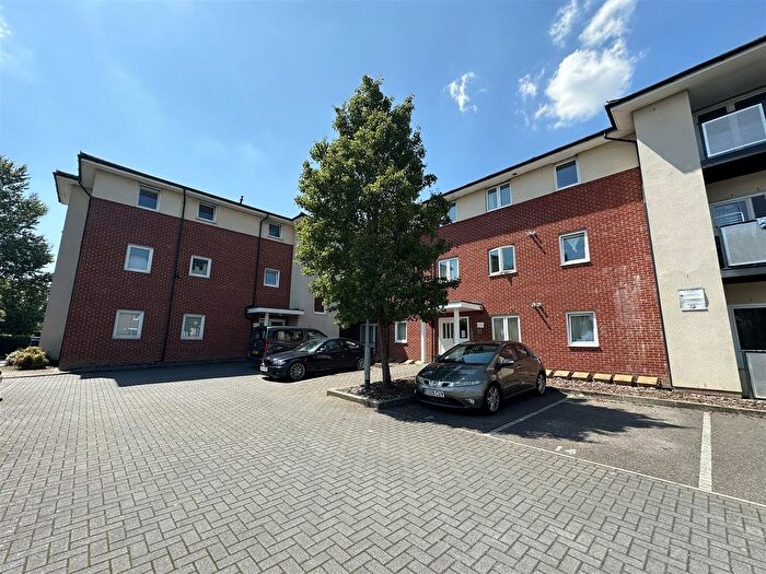 1 Bedroom Flat For Sale In Lorenzo House, Medici Close, IG3