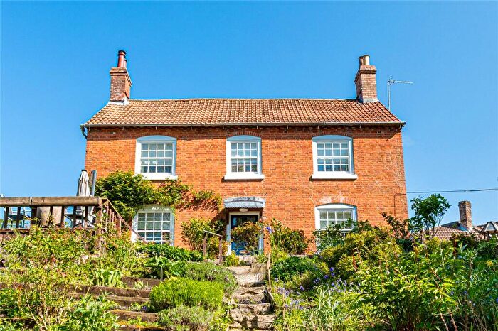 2 Bedroom Detached House For Sale In Marlborough Road, Pewsey, Wiltshire, SN9
