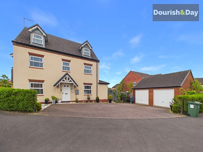 5 Bedroom Detached House For Sale In Sandpiper Drive, Stafford, ST16