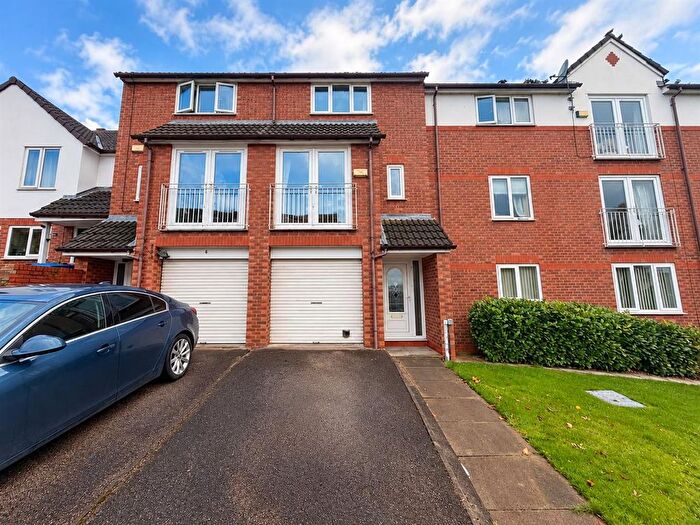 3 Bedroom Town House For Sale In Lockside, Blackburn, BB2