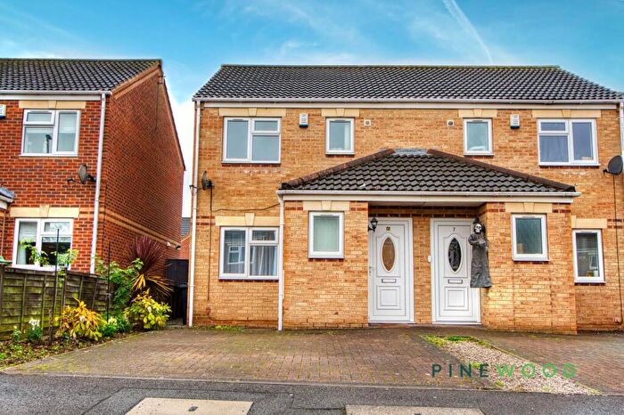 3 Bedroom Semi-Detached House For Sale In Elmton View, Creswell, S80