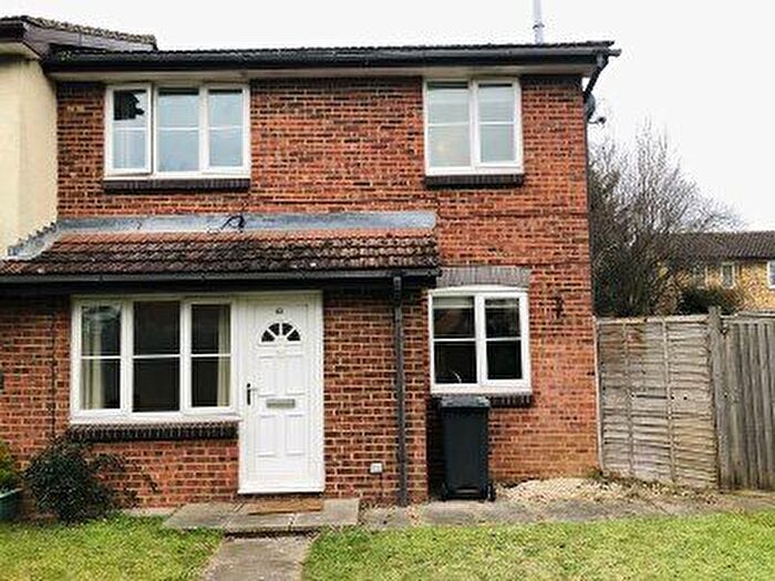 1 Bedroom Property To Rent In Windermere Close, Egham, TW20