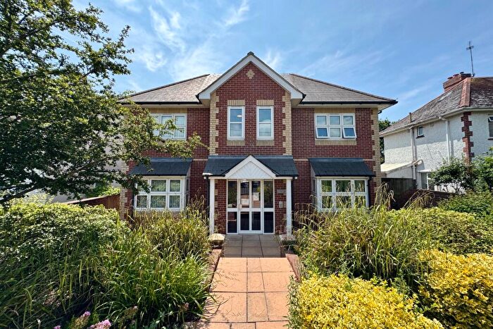 2 Bedroom Flat For Sale In Rabling Road, Swanage, BH19