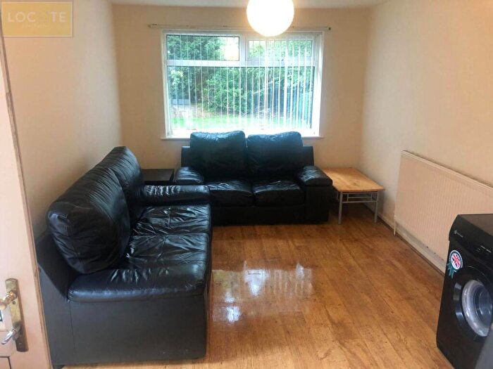 4 Bedroom Semi Detached House To Rent In Lathom Road, Manchester, Greater Manchester, M20