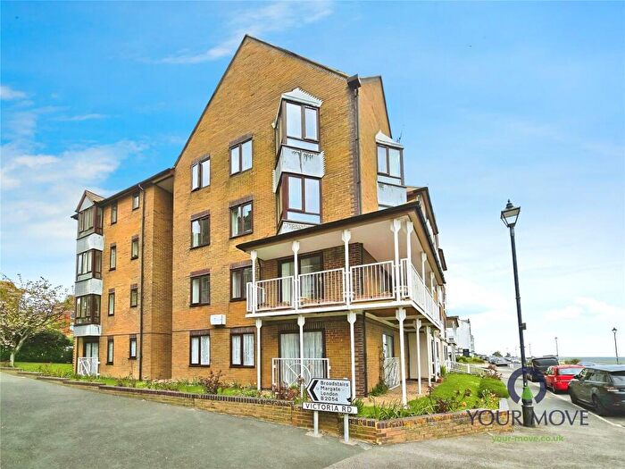 2 Bedroom Flat For Sale In Victoria Parade, Ramsgate, Kent, CT11