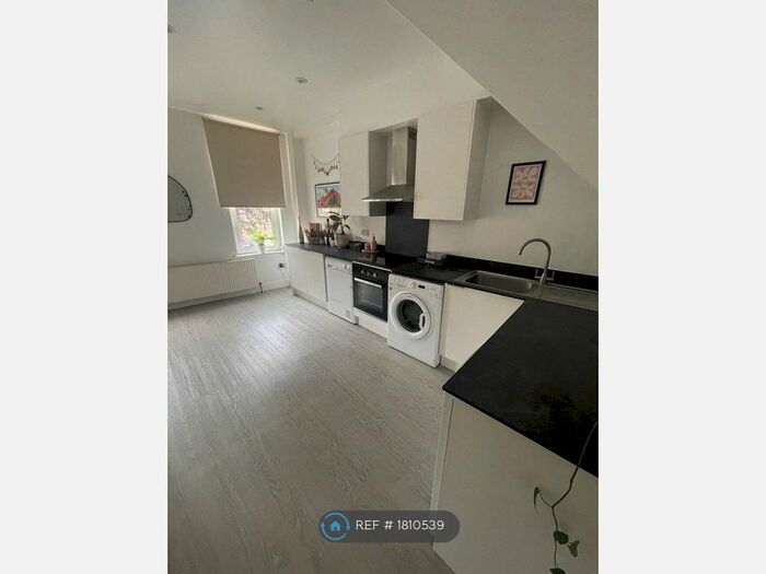 1 Bedroom Flat To Rent In Gillet Square, London, N16