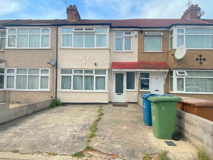 3 Bedroom Terraced House To Rent In St.pauls Avenue, Kenton, Middlesex, HA3