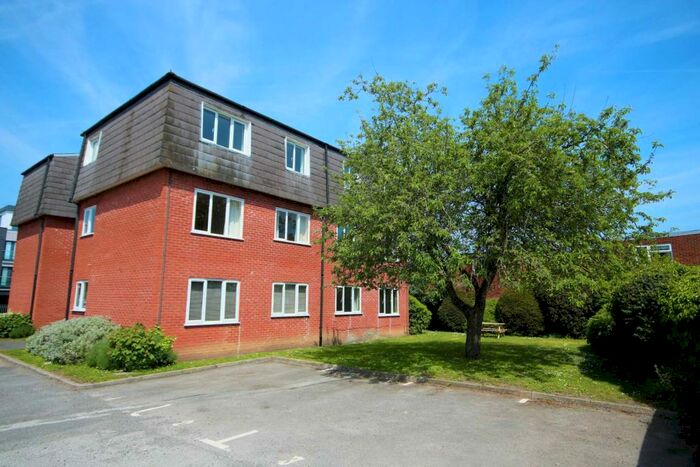 1 Bedroom Apartment To Rent In Gainsborough Court, Fleet, GU51