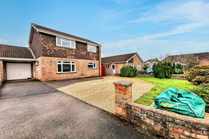 4 Bedroom Link Detached House For Sale In Chandlers Ford, SO53