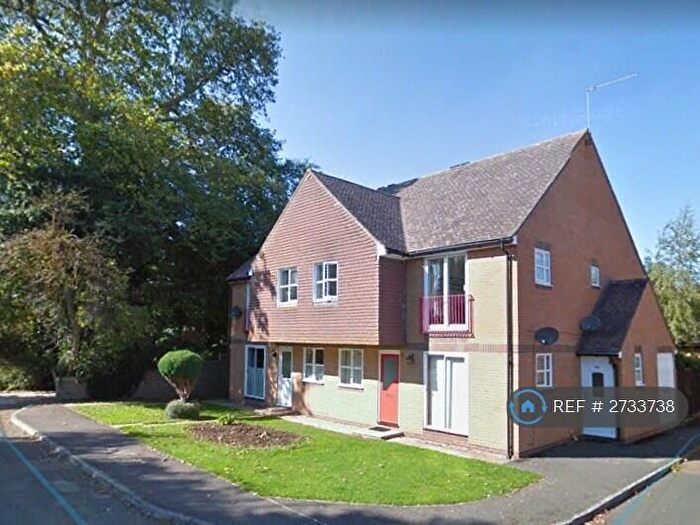 2 Bedroom Flat To Rent In Vicarage Lane, Shrivenham, Swindon, SN6