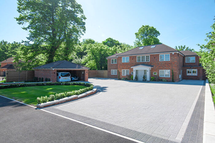 5 Bedroom Detached House For Sale In Randolph Close, Cobham, KT11