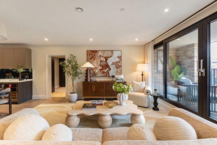 2 Bedroom Flat For Sale In Marylebone Mansions, Marylebone, W1H