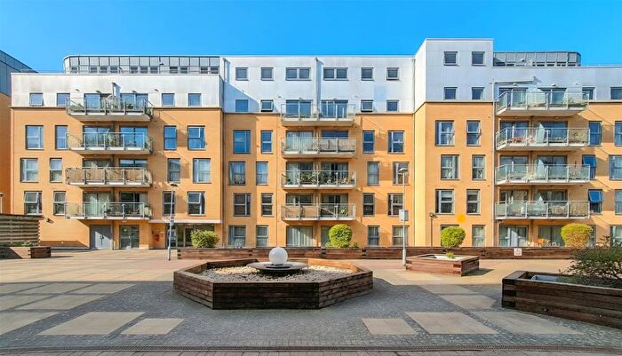 2 Bedroom Flat For Sale In Woolners Way, Stevenage, SG1
