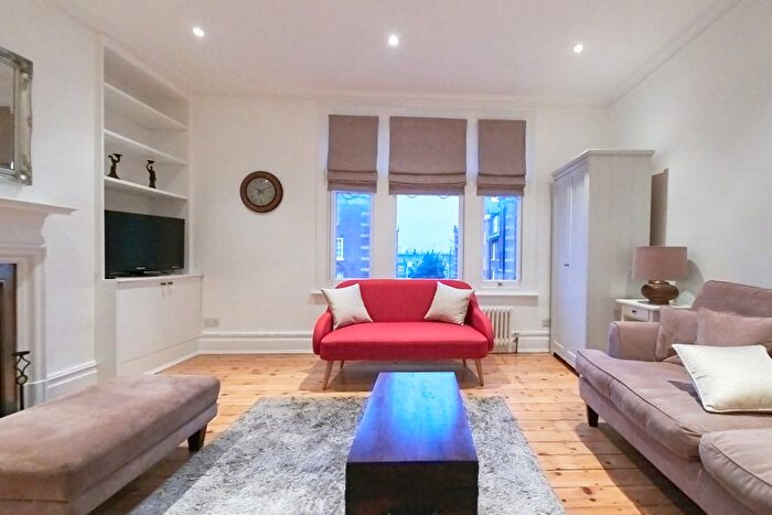 2 Bedroom Flat To Rent In Beaufort Street, London, SW3