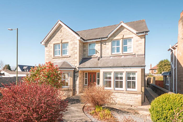 4 Bedroom Detached House For Sale In Causewayhead Road, Stirling, FK9