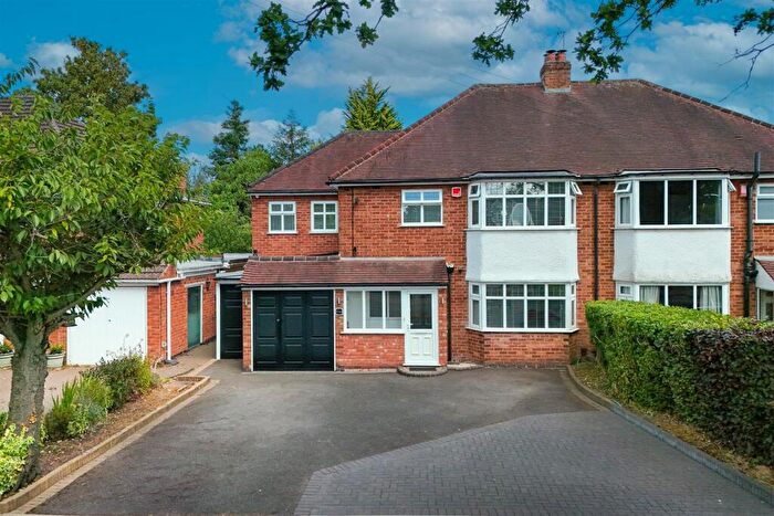 4 Bedroom Semi-Detached House For Sale In Danford Lane, Solihull, B91