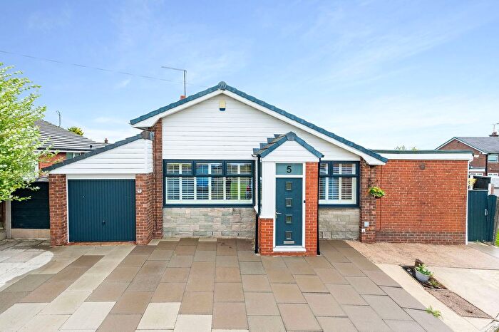 3 Bedroom Detached House For Sale In Wheelton Close, Bury, BL8