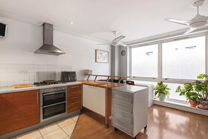 1 Bedroom Apartment For Sale In Cheshire Street, London, E2