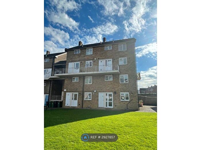 2 Bedroom Maisonette To Rent In Hughenden Road, St. Albans, AL4