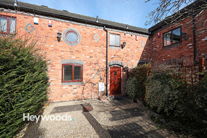 2 Bedroom Mews For Sale In Birches Farm Mews, Madeley, Staffordshire, CW3