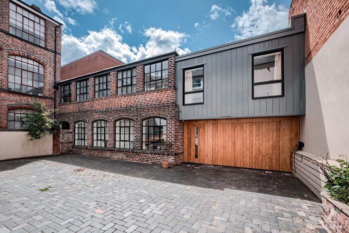 3 Bedroom Town House To Rent In Osborne House, Vittoria Street, Jewellery Quarter, B1