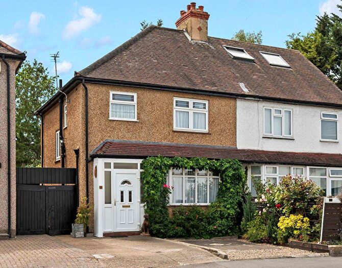 3 Bedroom Semi Detached House For Sale In Malden Road, Sutton, SM3