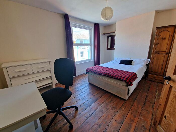 5 Bedroom House To Rent In Hollinbury Crescent, BN1