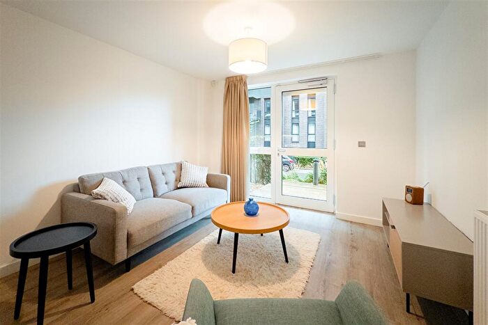 1 Bedroom Apartment To Rent In Townhouse, M5