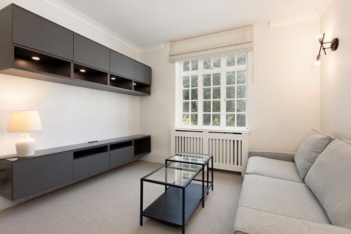 1 Bedroom Flat To Rent In Britten Street, London, SW3
