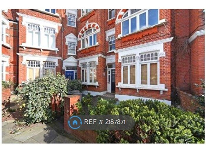 3 Bedroom Flat To Rent In Alexandra Mansions, London, W12