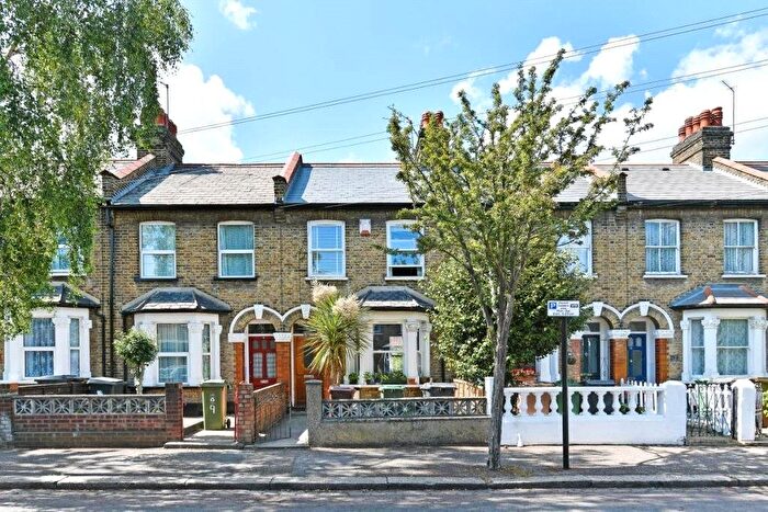 3 Bedroom Terraced House To Rent In Sophia Road, Leyton, E10
