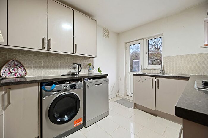 2 Bedroom Flat For Sale In College Road, Harrow Weald, HA3