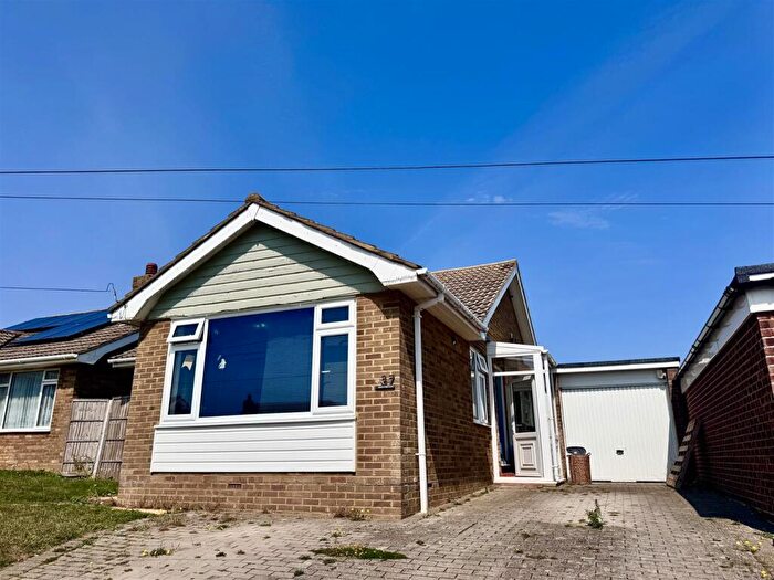 3 Bedroom Detached Bungalow For Sale In Hawth Park Road, Seaford, BN25