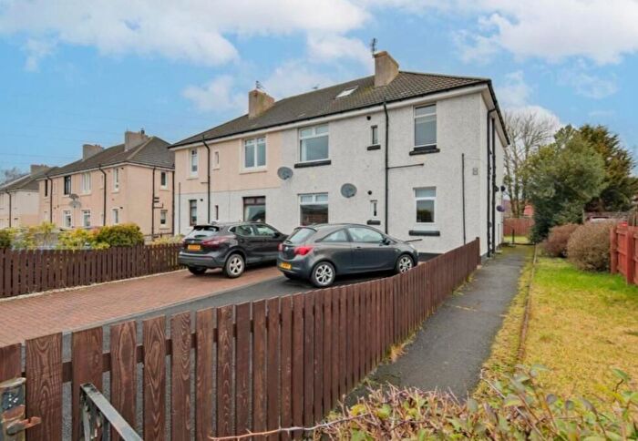 3 Bedroom Flat To Rent In Wishaw Road, Wishaw, ML2