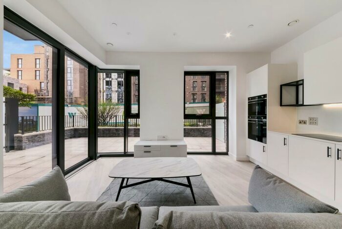 1 Bedroom Apartment To Rent In Willowbrook House, Woodberry Down, Finsbury Park, N4