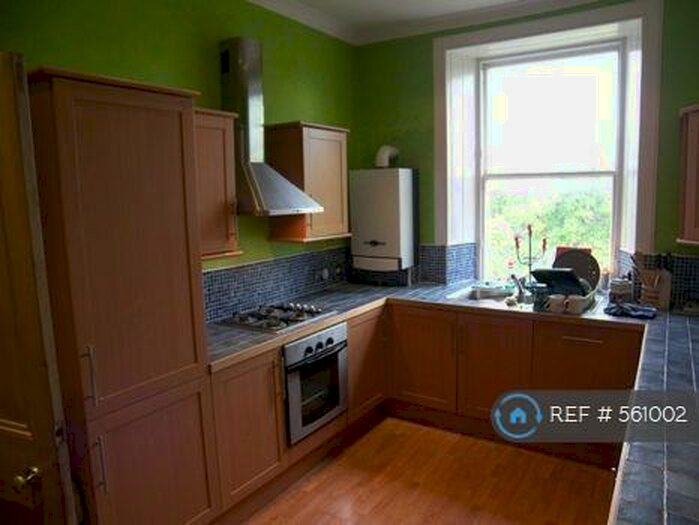 3 Bedroom Flat To Rent In South Oxford Street, Edinburgh, EH8