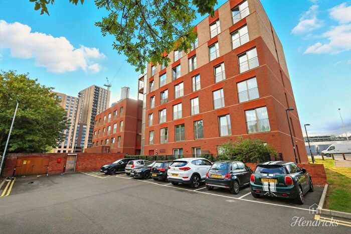 1 Bedroom Flat For Sale In Harbard Close, Barking, IG11