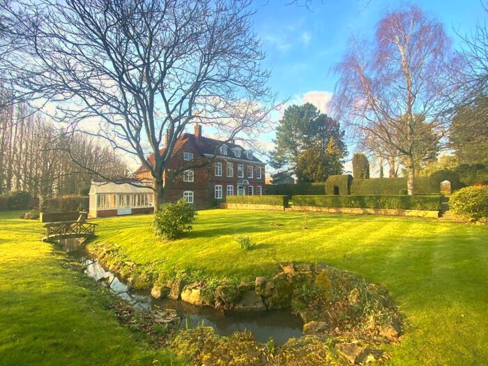 9 Bedroom Detached House To Rent In Forty Green, Bledlow, HP27