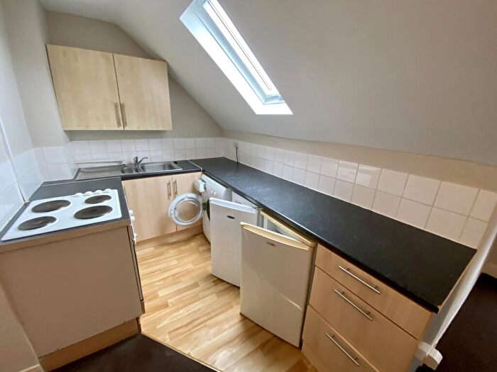 1 Bedroom Apartment To Rent In Forest Road West, Nottingham, NG7