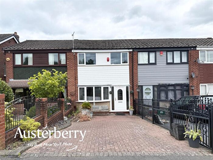 3 Bedroom Town House For Sale In Kettering Drive, Stoke-On-Trent, ST2