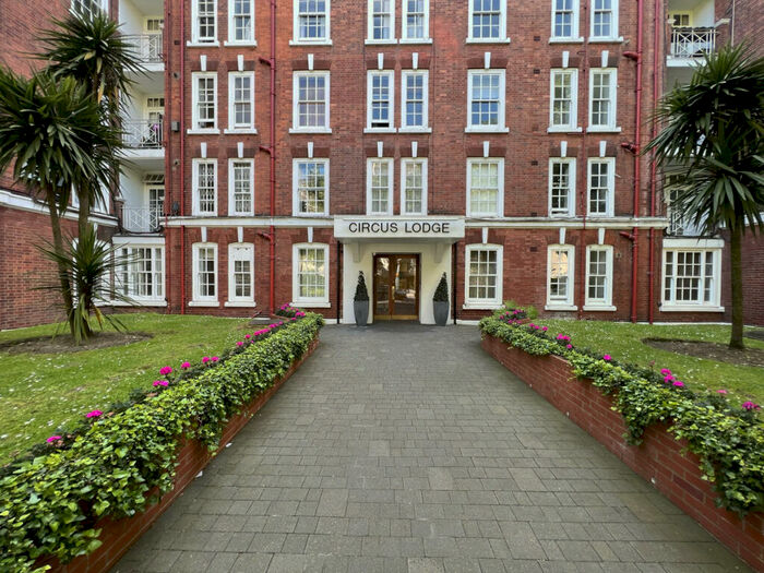 2 Bedroom Apartment For Sale In Circus Road, London, NW8