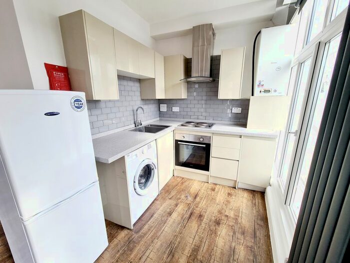 1 Bedroom Flat To Rent In High Street, Walthamstow, E17