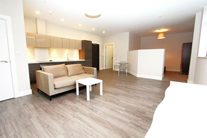 Studio To Rent In Dawsons Square, Pudsey, LS28