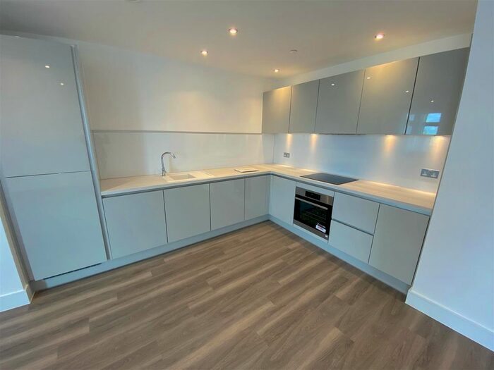 3 Bedroom Flat To Rent In Minterne Avenue, Southall, UB2