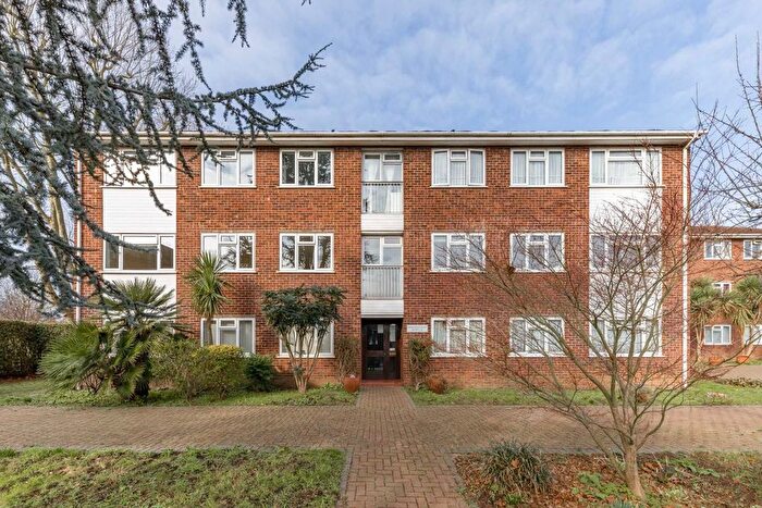 2 Bedroom Flat To Rent In Manor Court Road, Hanwell, W7