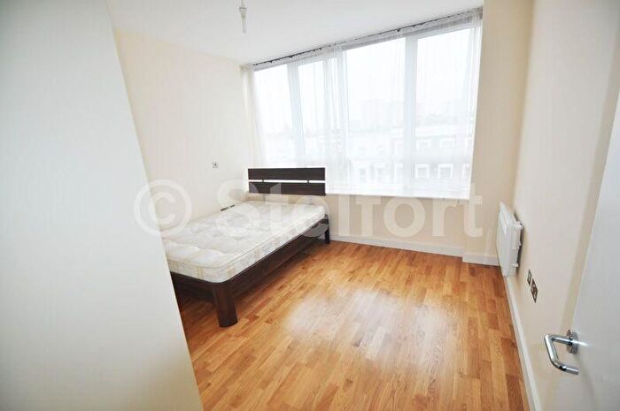 2 Bedroom Flat To Rent In Axminster Road, London, N7