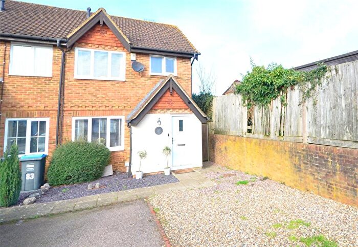 3 Bedroom End Of Terrace House For Sale In Lincolns Mead, Lingfield, Surrey, RH7